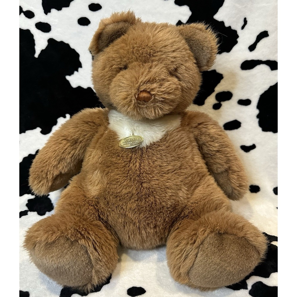 Vintage 1980 Gund Collector Classic Teddy Bear Brown Plush White Chest Medallion